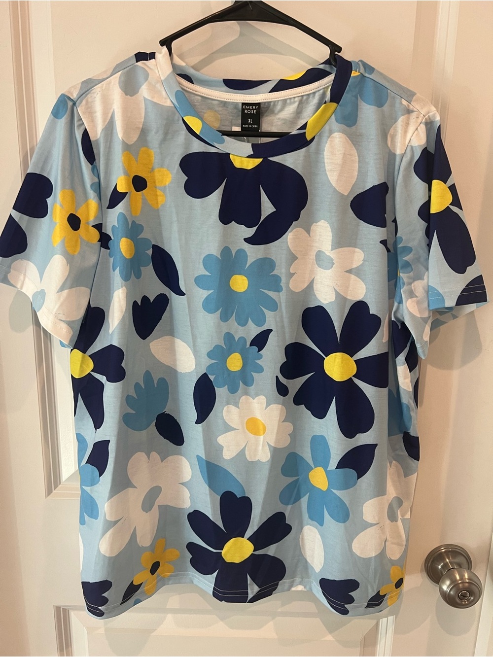 NWT Emery Rose Blue Floral Top with Navy & Yellow Accents Size XL